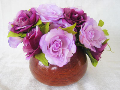 <img src="roses_in_bowl.jpg" alt="roses in a bowl "> 
